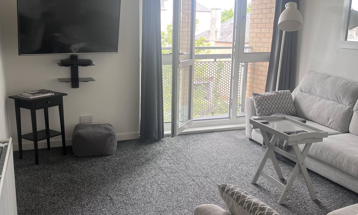 Ellemford Apartment | 2 Bed Flat - Sleeps 4 - Pets - Parking - Wifi