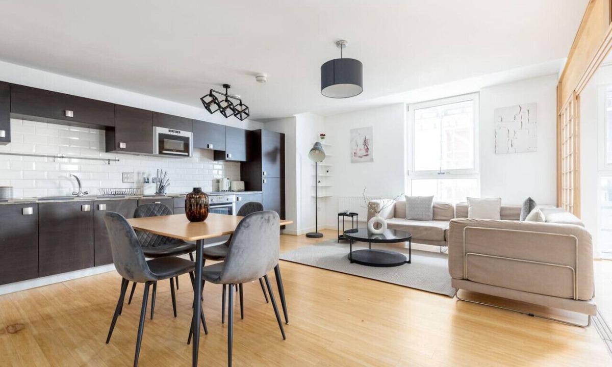 De Beauvoir Apartment | 2 Bed Flat with Balcony in Dalston