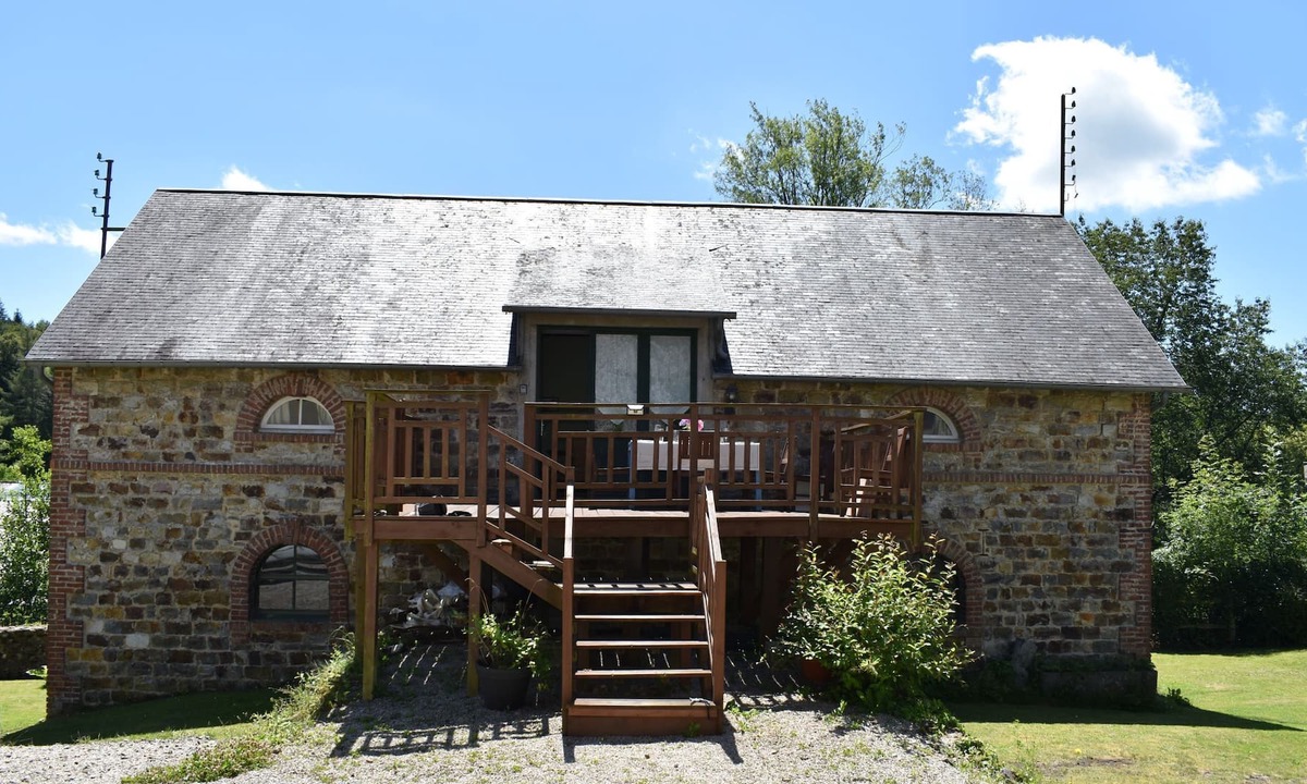 Le Neufbourg House | 2 Bed Gite (1km from Mortain)