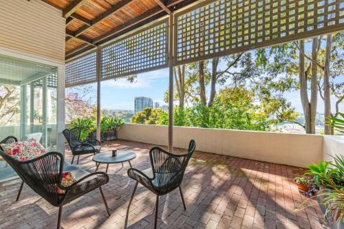 McMahons Point Apartment | 2-Bed Harbourside Home with Views in Fab Location