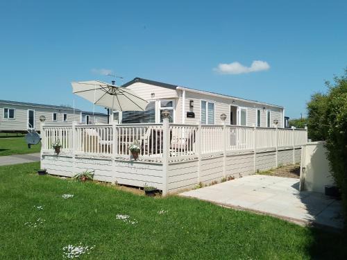 Fenny Bentley Resort | 2-bed Hide-away Caravan at Ashbourne Heights