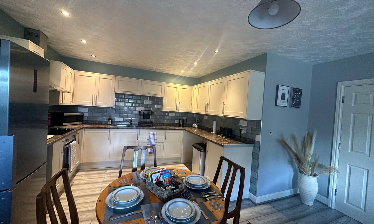 Oldbury House | 2 bed Home