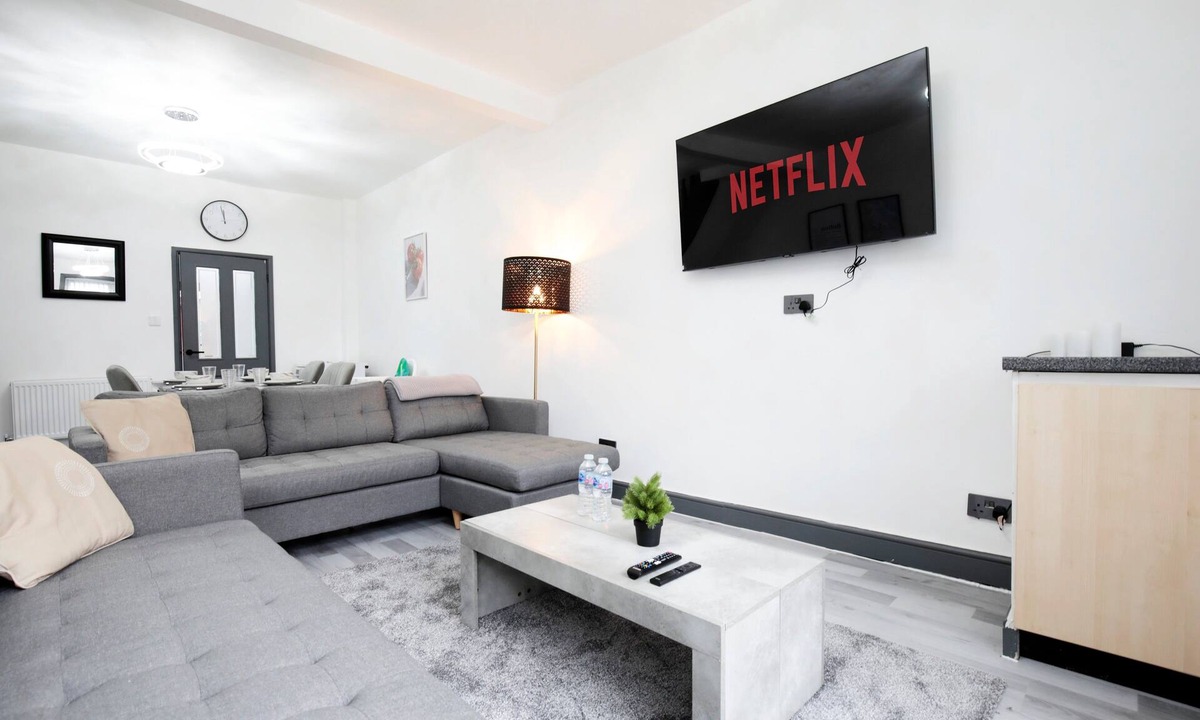 Horwich House | 2 Bed House in Horwich