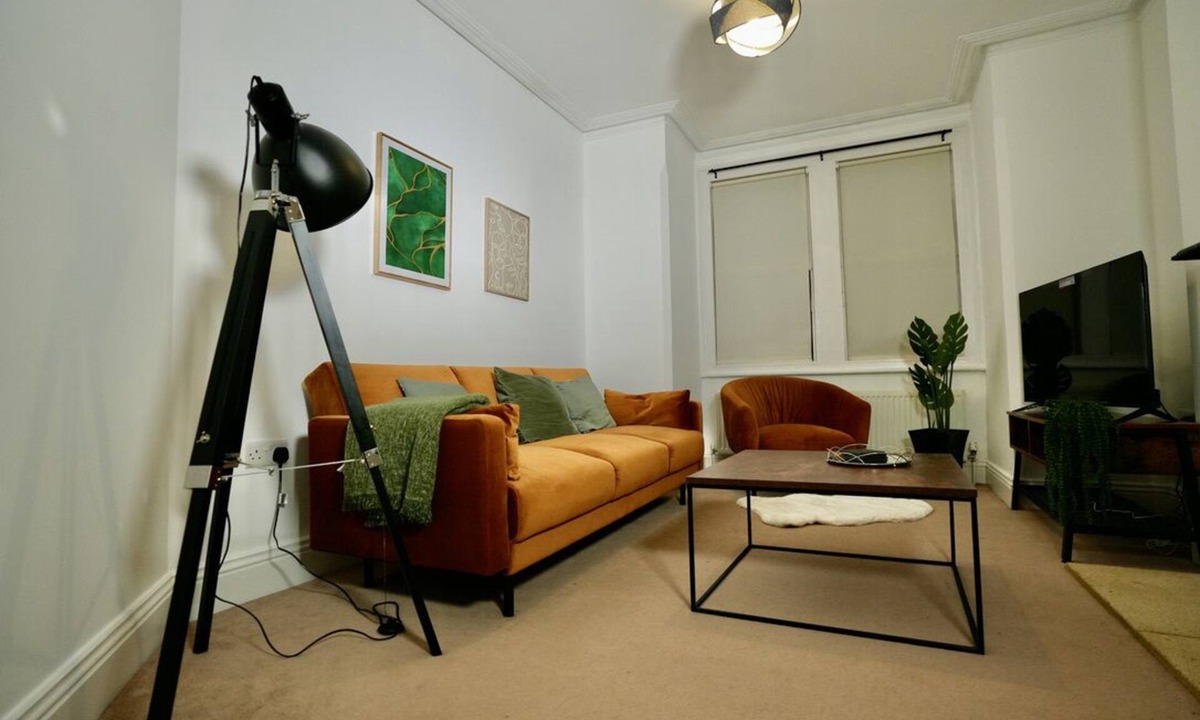 Long Hanborough House | 2-bed house, Short break, Relocators, Contractors