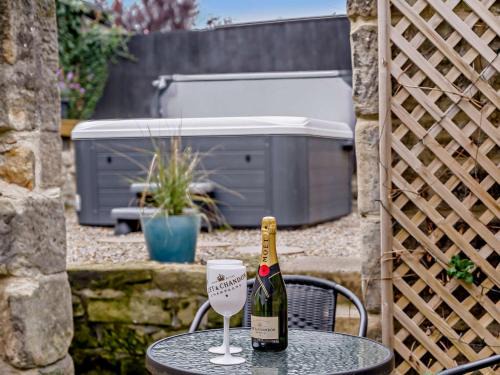 Amble House | 2 Bed in Amble 91206