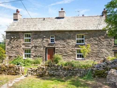 Bampton House | 2 Bed in Bampton SZ271