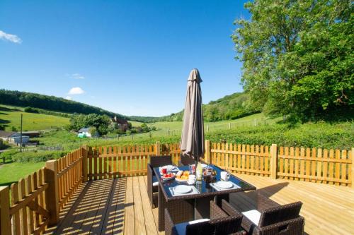 Denton House | 2 Bed in Bladbean oc-ct029