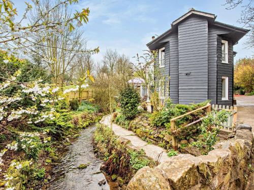 Maryport House | 2 Bed in Dearham 91132