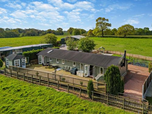 Crewe House | 2 Bed in Hough 93266