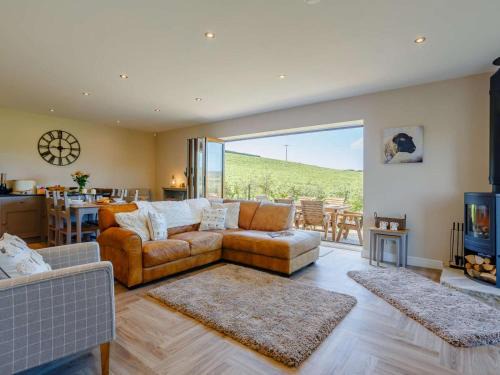 Cowling House | 2 Bed in Keighley oc-85669