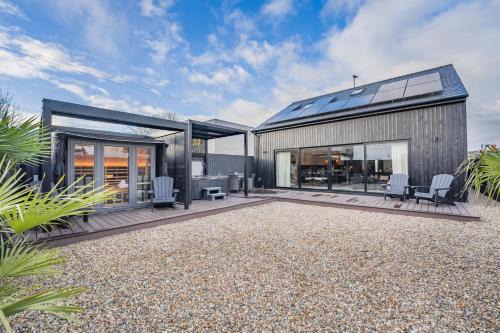 Lancing House | 2 Bed in Lancing oc-t29902