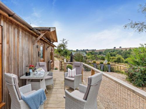 Leominster House | 2 Bed in Leominster oc-78637