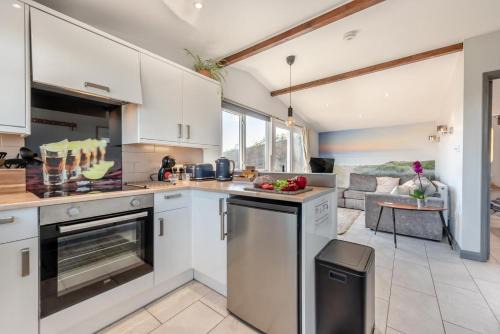 Llanybri House | 2 Bed in Llangain oc-g30185