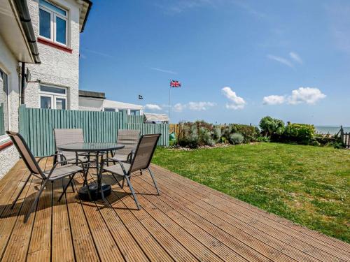 Pevensey House | 2 Bed in Pevensey Bay BT070