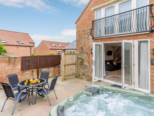 Thirsk House | 2 Bed in Thirsk 48116