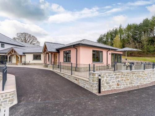 Kemeys Commander House | 2 Bed in Usk 82391