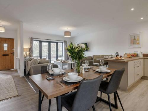 Kemeys Commander Apartment | 2 Bed in Usk- oc-82392