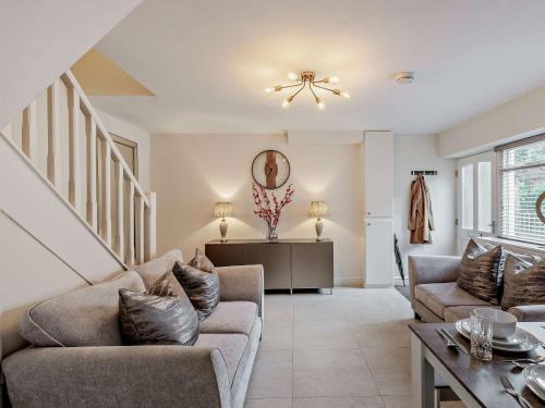 Warwick Town Centre House | 2 Bed in Warwick 93085