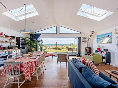 Whitstable House | 2 Bed in Whitstable WCC19