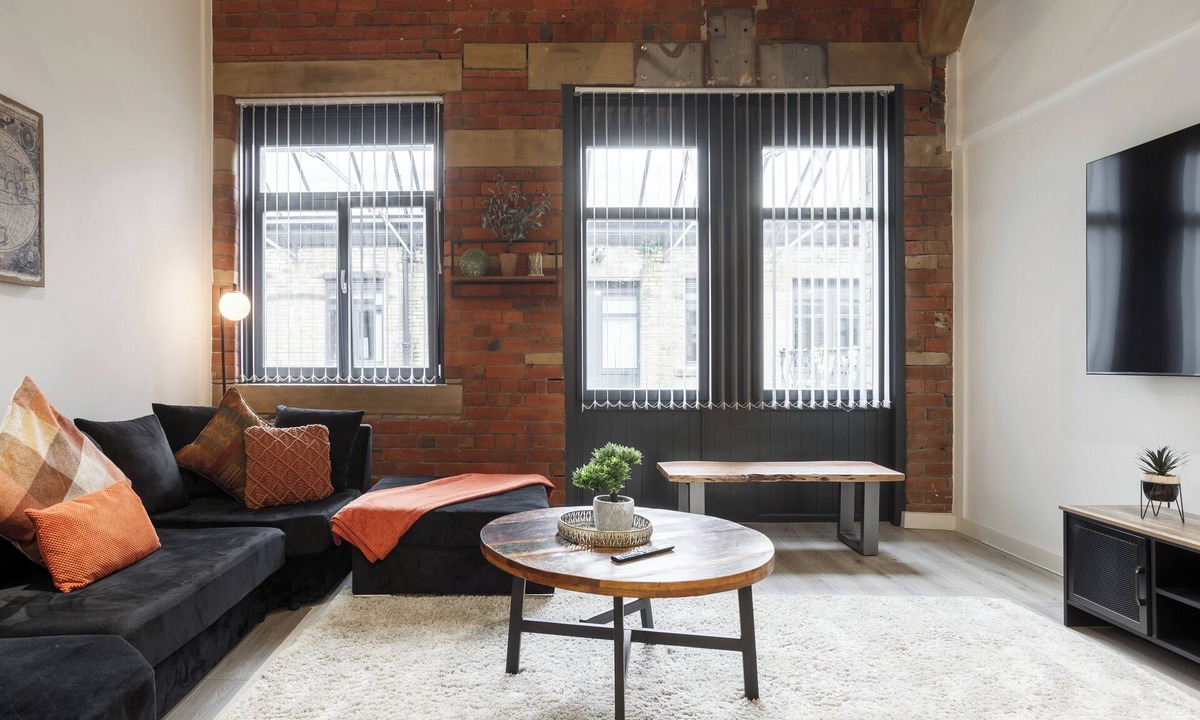 Bradford Apartment | 2 Bed New York Style Loft Duplex - Free Parking