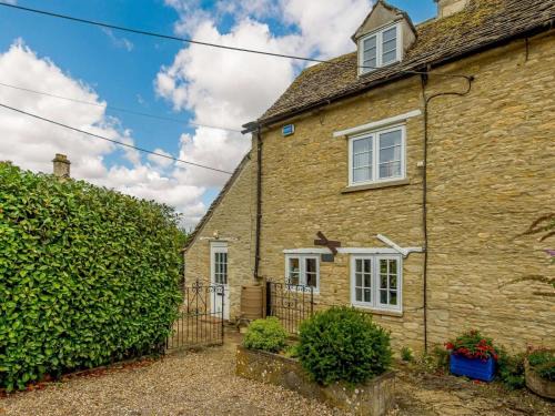Broadwell House | 2 bed property in Lechlade 40194
