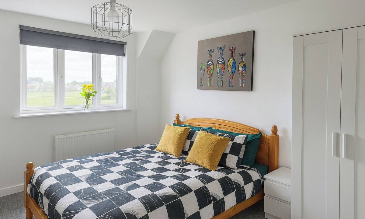 Didcot Apartment | 2 Bed-Sleeps 7-Free Parking-Balcony