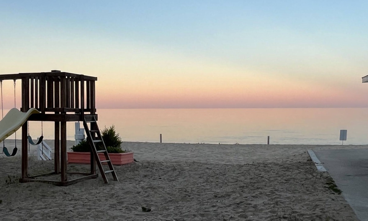 Oscoda Resort | 2 bedroom cottage on lake huron