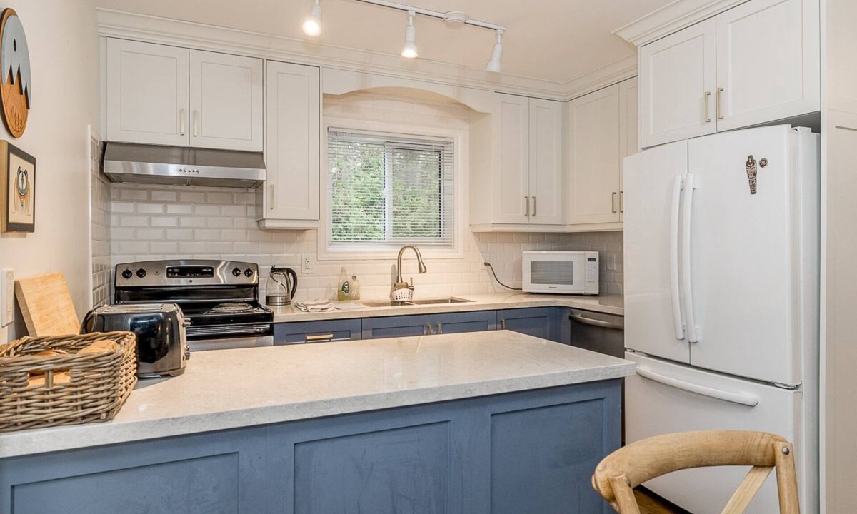 Lafontaine House | 2 Bedrm Cottage-Beach Access-Great for Families