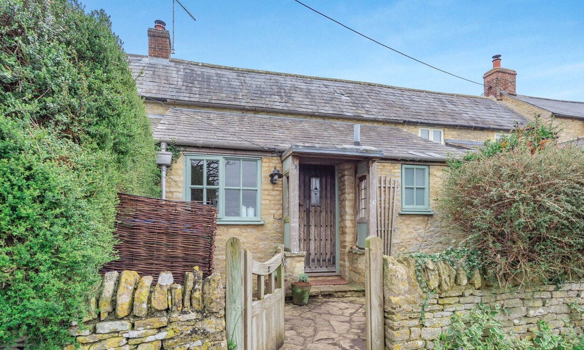 Shipton under Wychwood Cottage | 2 bedroom accommodation in Shipton-Under-Wychwood