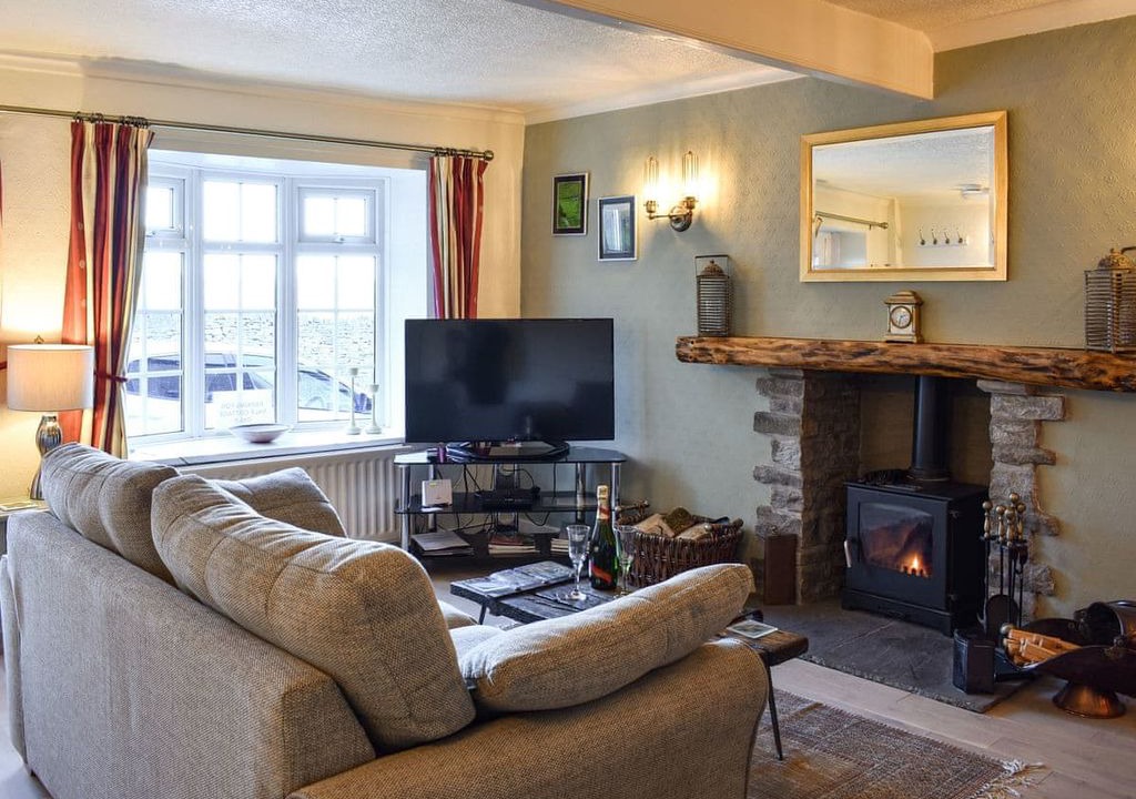 Middleham Cabin | 2 bedroom accommodation in Middleham near Leyburn