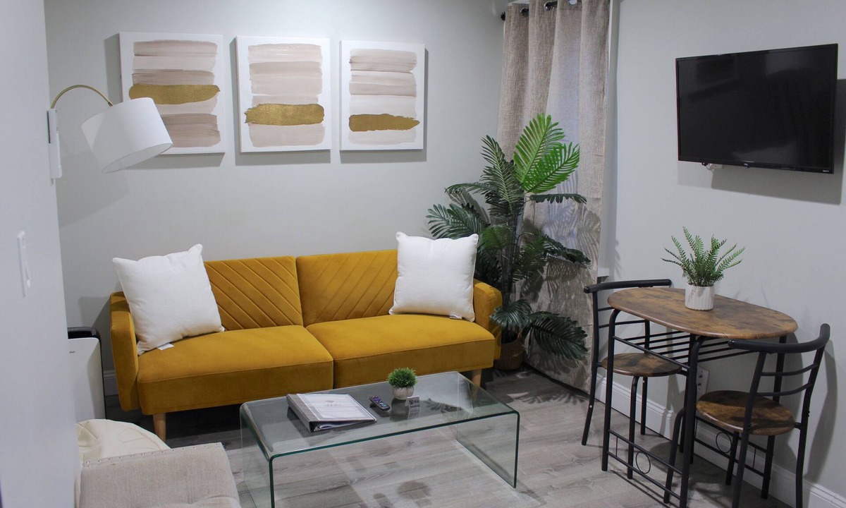 Downtown Albany Apartment | ★ 2 BEDROOM/1 BATH TRENDY Apt ★ Downtown Albany