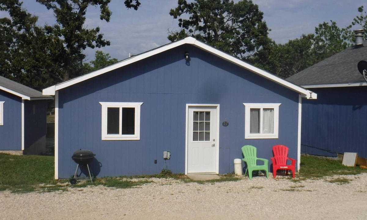 Climax Springs Cabin | 2 Bedroom - 1 Bath Lakefront