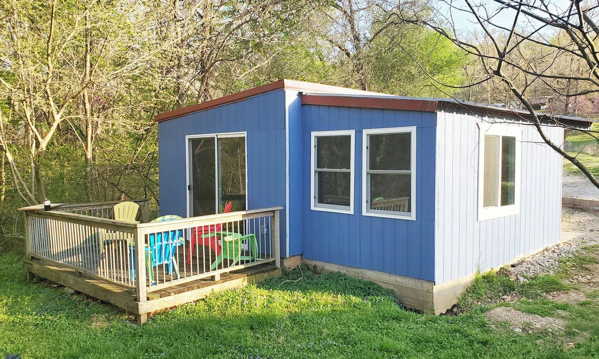 Climax Springs Cabin | 2 Bedroom - 1 Bath Lakefront