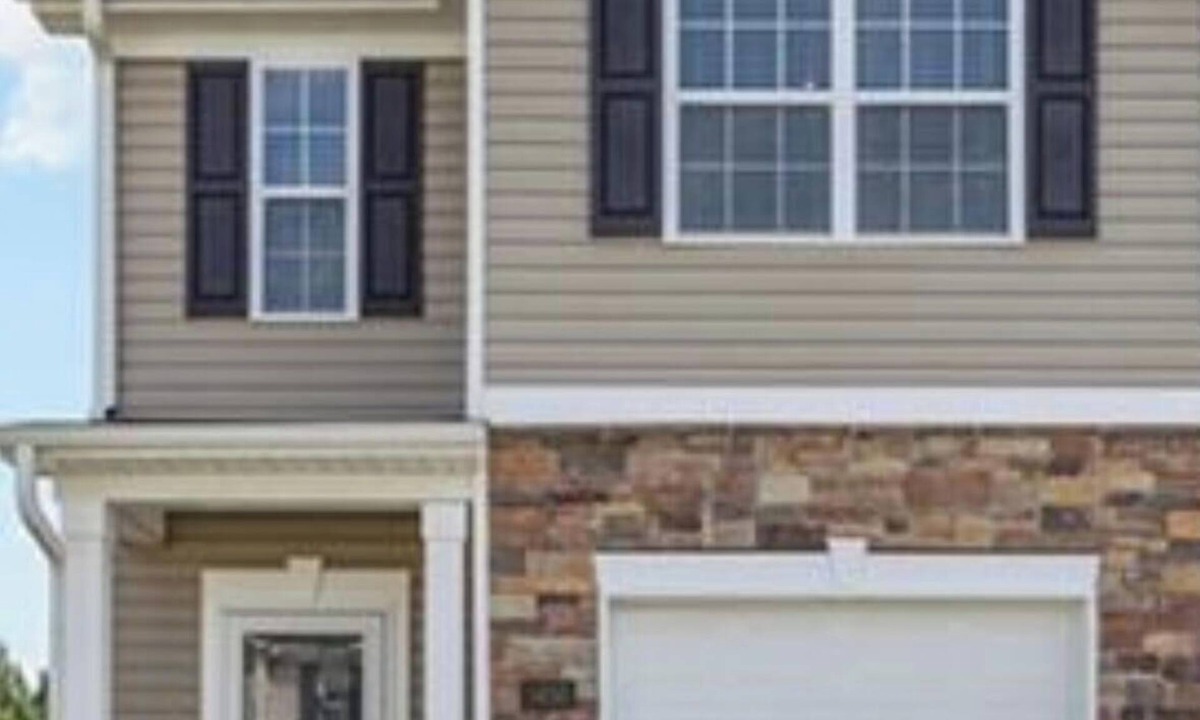 Southmont House | 2 bedroom, 2.5 in charming Trinity privacy, I-85 and downtown High Point.