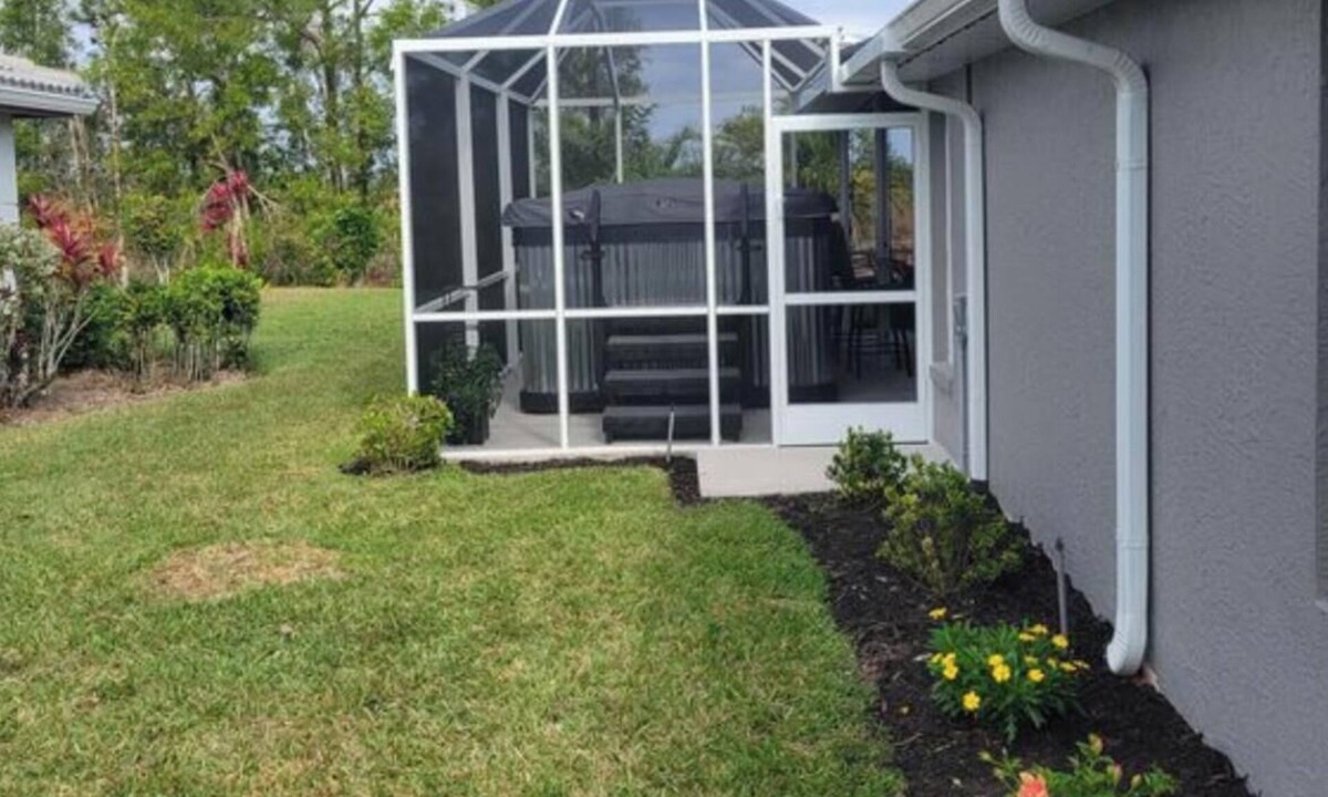 Herons Glen House | 2-bedroom, 2 bath house in N. Fort Myers in gated community with many amenities.