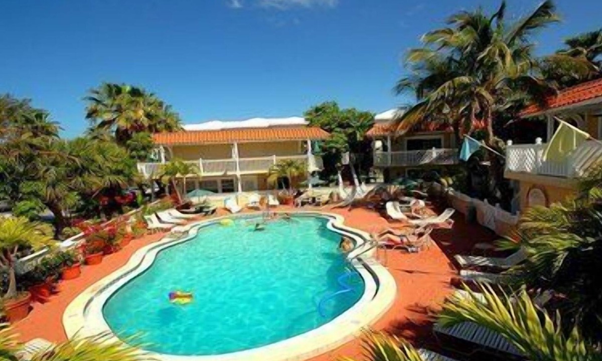 Bradenton Beach Hotel | 2 Bedroom, 2 Bathroom Bay Front South #154. Pet Friendly