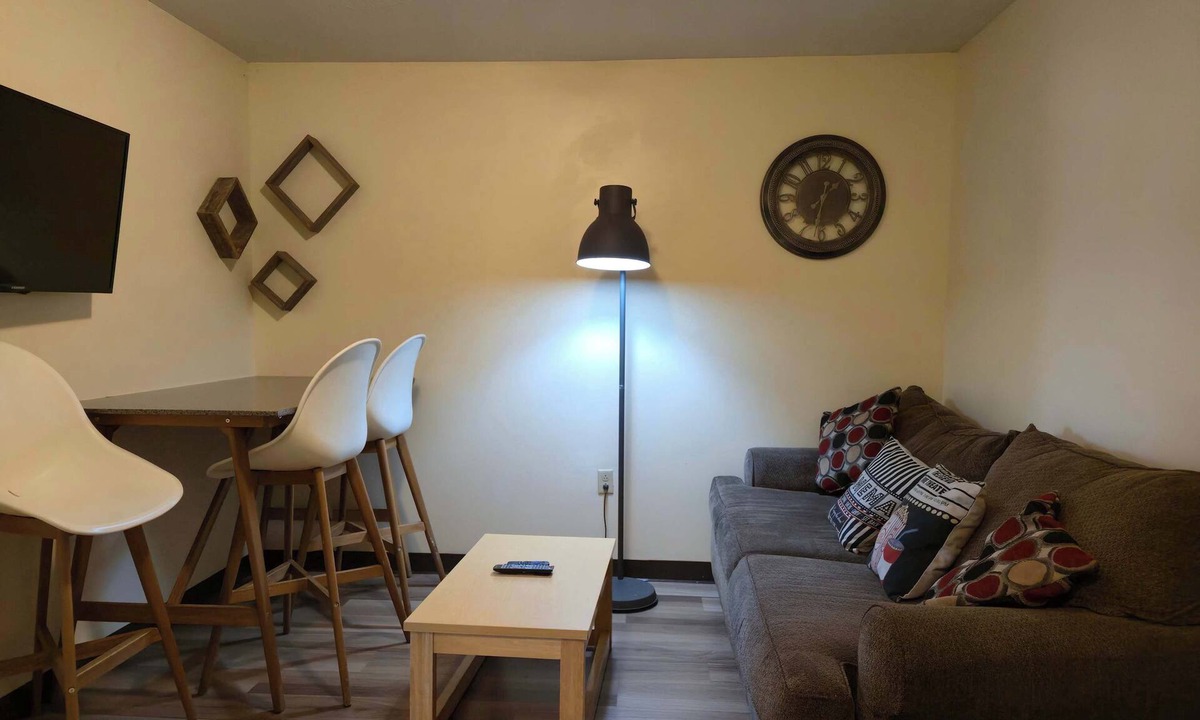 Downtown Pittsburgh Apartment | 2 Bedroom 2 Bath | Heart of Downtown PGH!