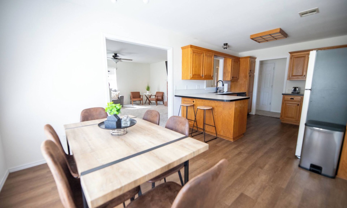 Caney House | 2-Bedroom 2-Bath Modern Duplex