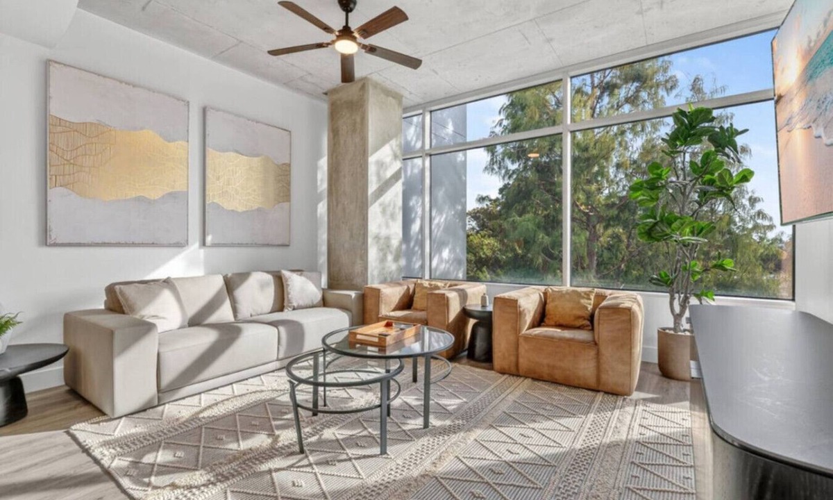South Eola Apartment | 2 Bedroom 2 Bath Tree Line Suite @ The Jackson