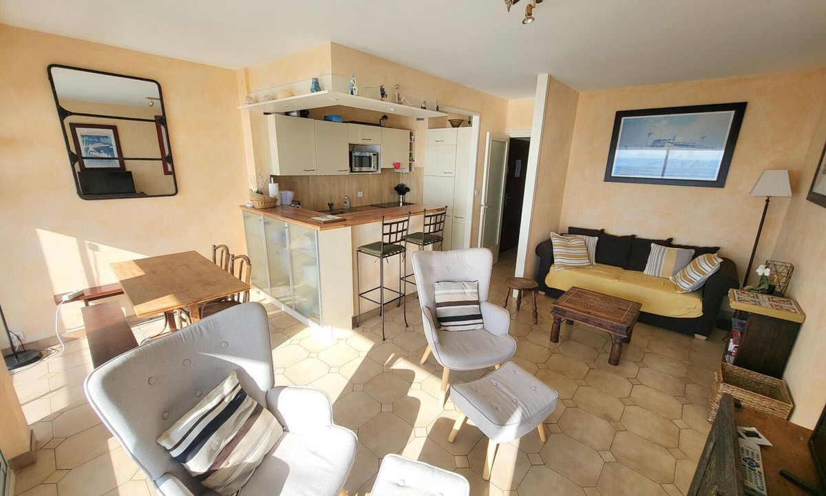 Les Sables d'Olonne Apartment | 2-Bedroom Apartment Sea View - Parking, Pets Allowed