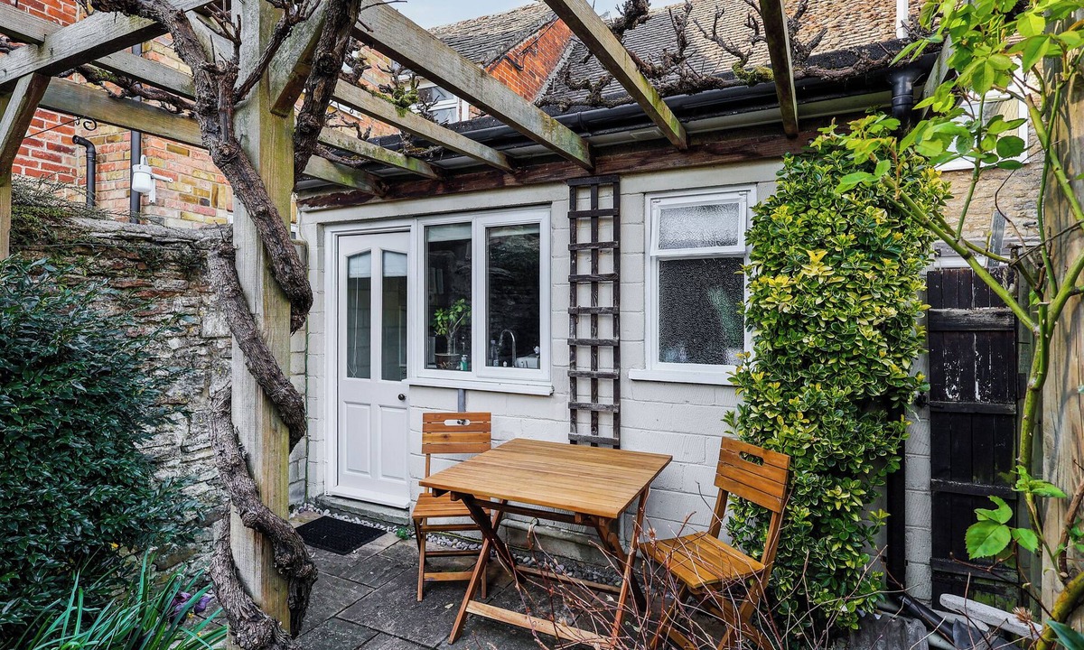 Lechlade Cottage | 2 bedroom accommodation in Lechlade-on-Thames