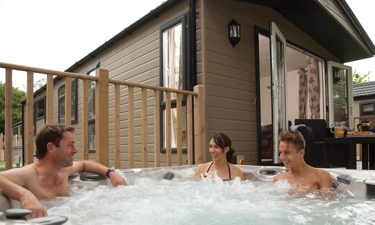 Benson Cabin | 2 bedroom accommodation in Benson-on-Thames