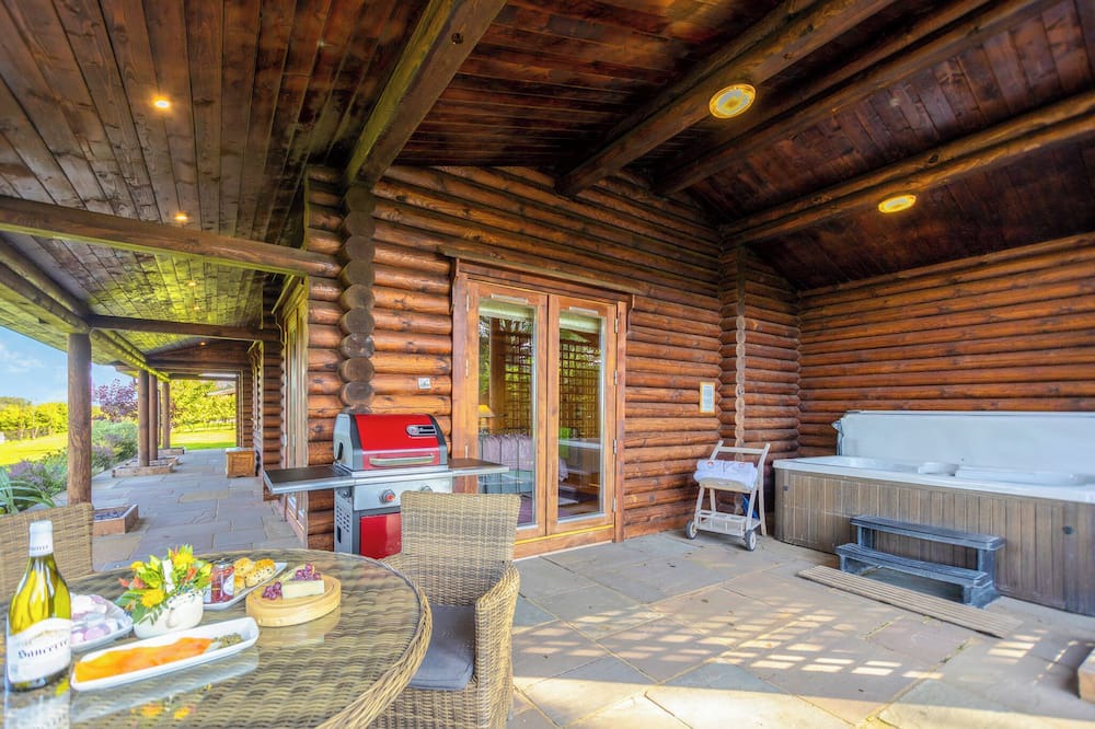 Constable Burton Ski Chalet | 2 bedroom accommodation in Constable Burton