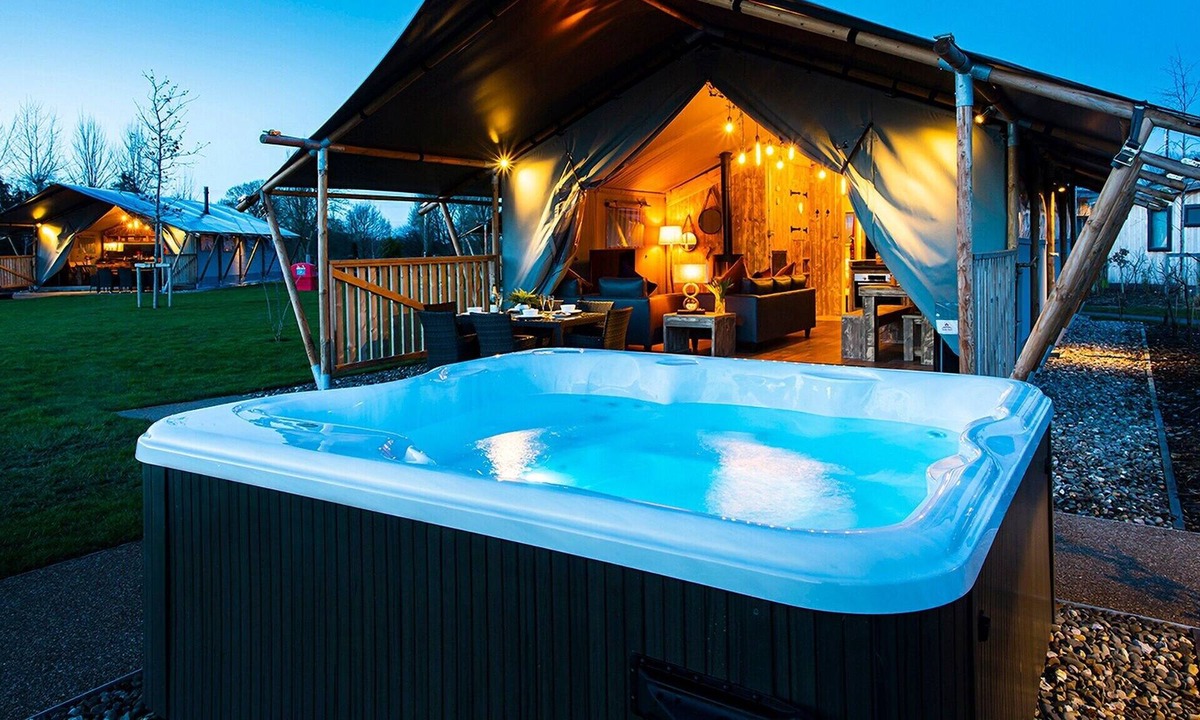 Overton-on-dee RV Rental | 2 bedroom accommodation in Eyton, Wrexham