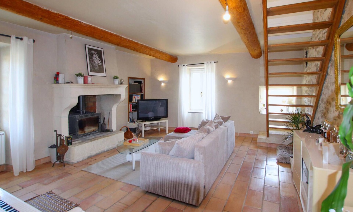 Saint-Restitut House | 2 bedroom accommodation in Saint Restitut