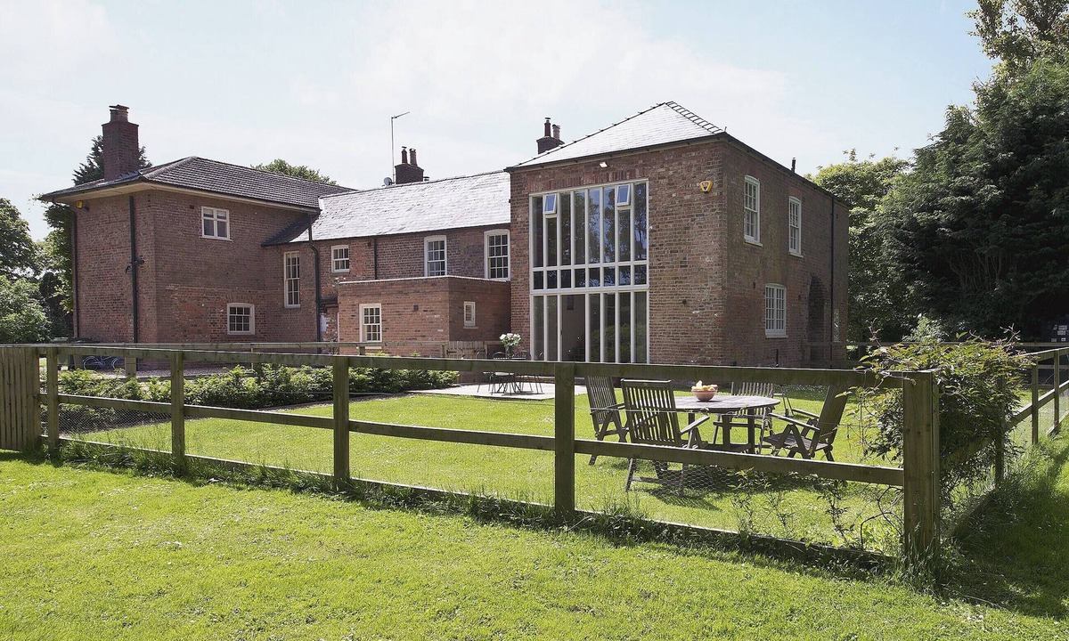 Tilney Fen End Cottage | 2 bedroom accommodation in Sutton Bridge, Spalding