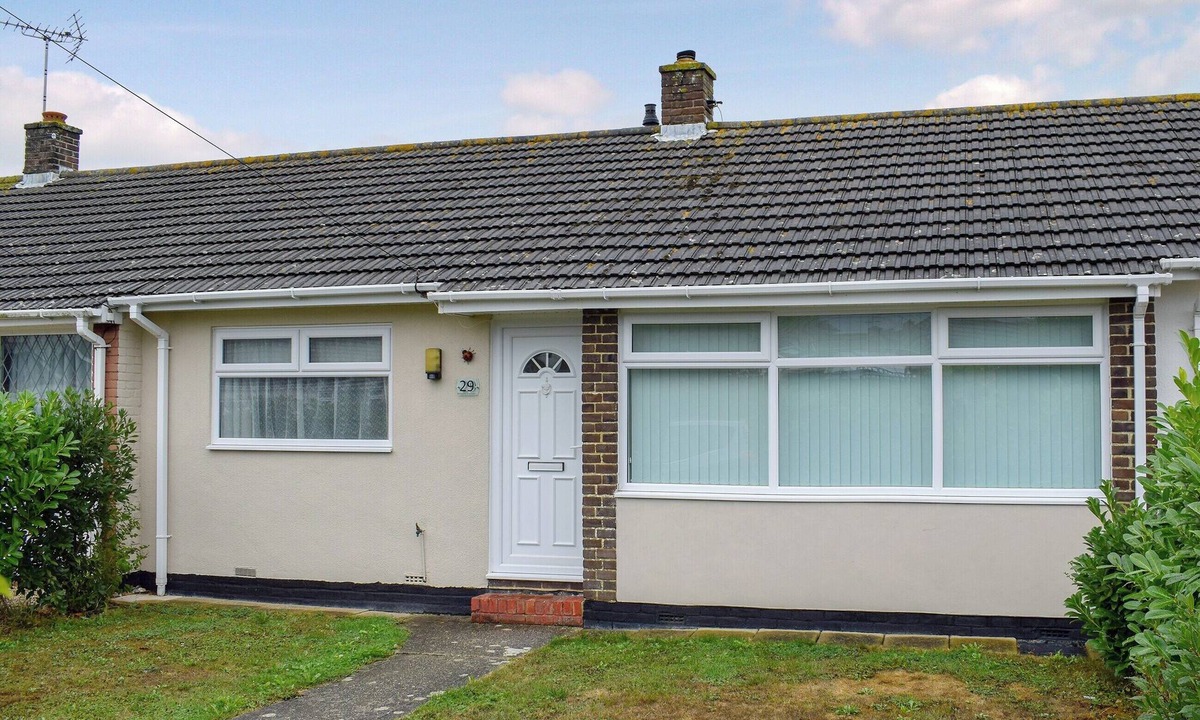 Bognor Regis Cottage | 2 bedroom accommodation in North Bersted, near Bognor Regis