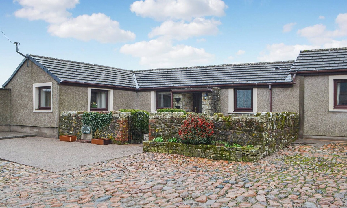 Cleator Moor Cottage | 2 bedroom accommodation in Parkside, Cleator Moor