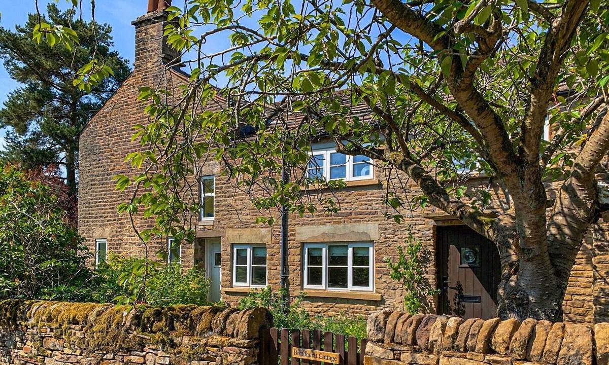 Sutton Cottage | 2 bedroom accommodation in Sutton, near Macclesfield