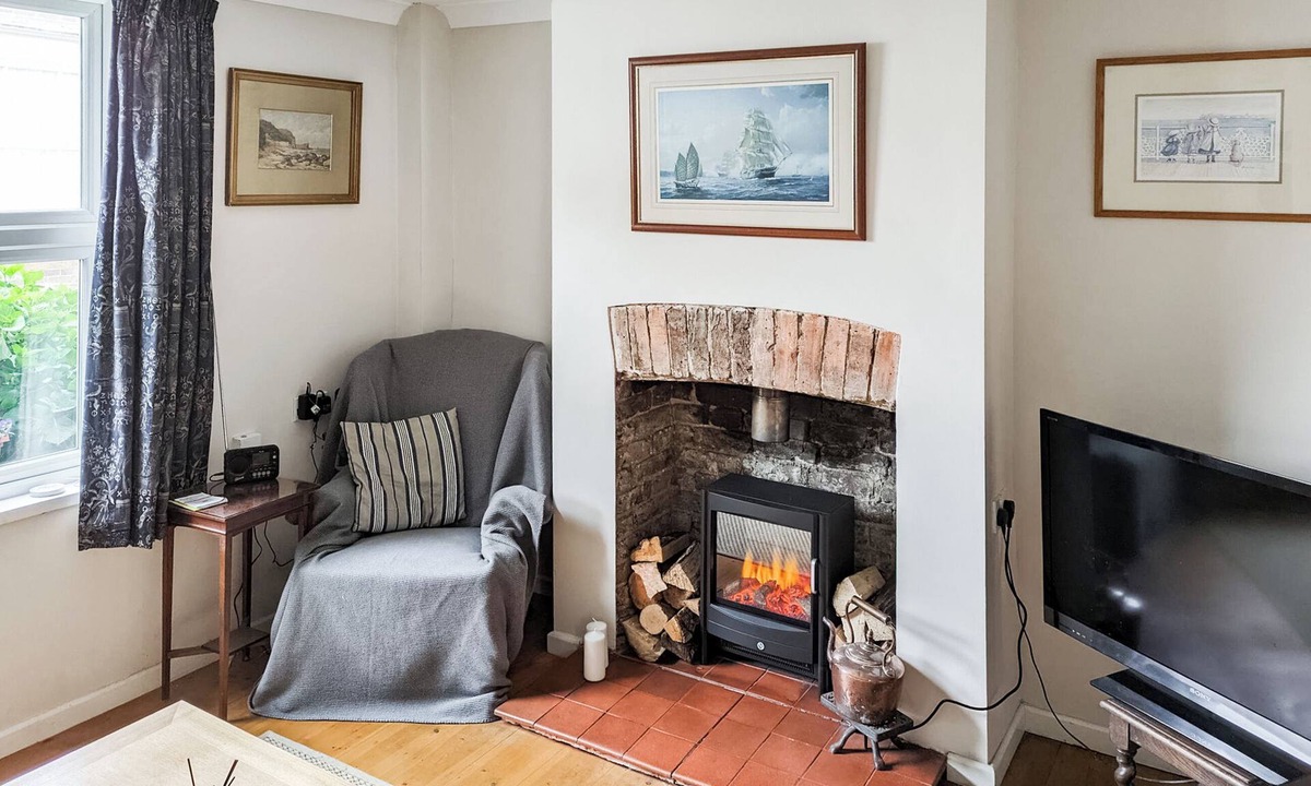 Lydd Cottage | 2 bedroom accommodation in Lydd, Romney Marsh